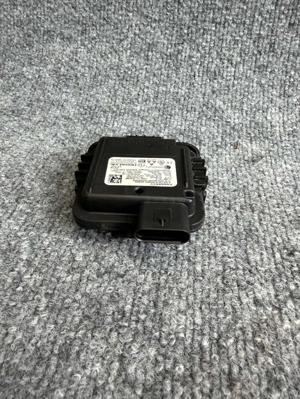 2017–2023 TESLA MODEL 3 HOMELINK GARAGE DOOR OPENER MODULE OEM, 1114984-00-B