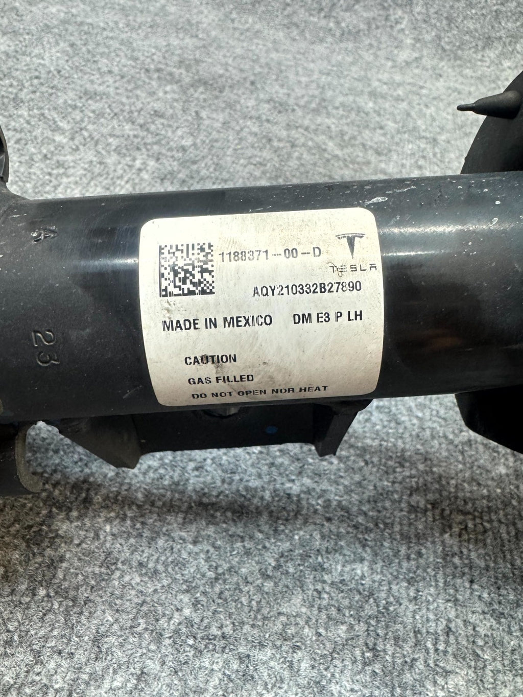 2020 - 2024 TESLA MODEL Y FRONT RIGHT SIDE SHOCK STRUT ABSORBER OEM 1188376-00-D