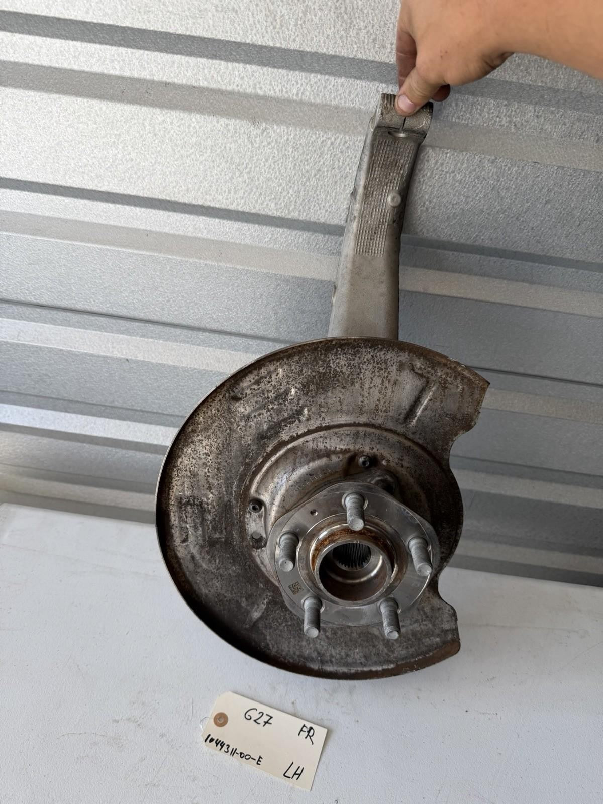 ♦️2017-2023 TESLA MODEL 3 FRONT LEFT SIDE SPINDLE KNUCKLE HUB OEM, 1044311-00-E