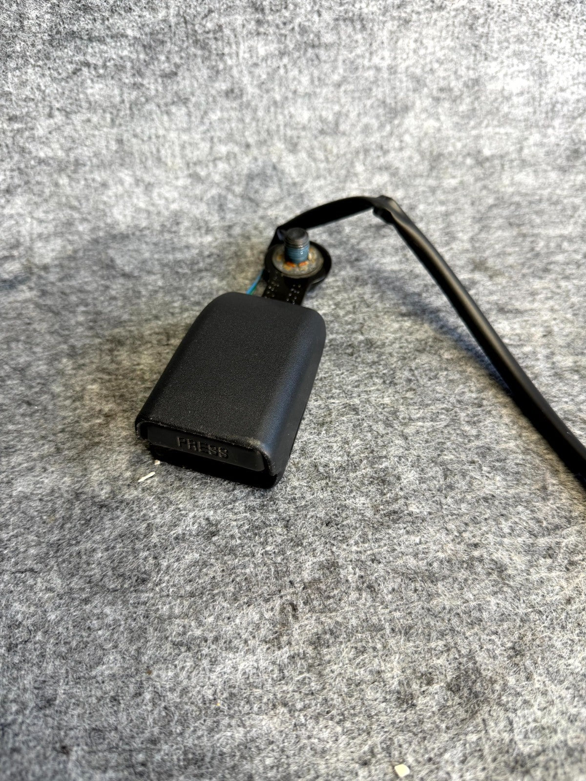 ♦️2012 - 2020 TESLA MODEL S REAR SEAT BELT BUCKLE ASSEMBLY OEM, 1005269-00-E