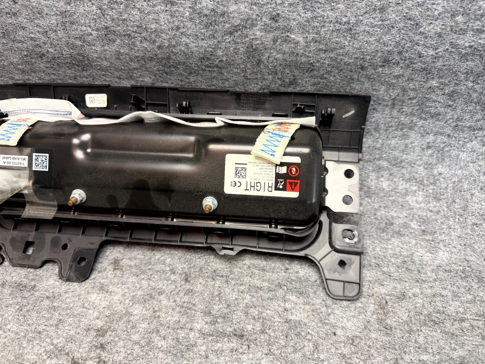 ♦️17 - 23 TESLA MODEL 3 DASHBOARD RIGHT SIDE TRIM COVER PANEL OEM, 1143753-00-A