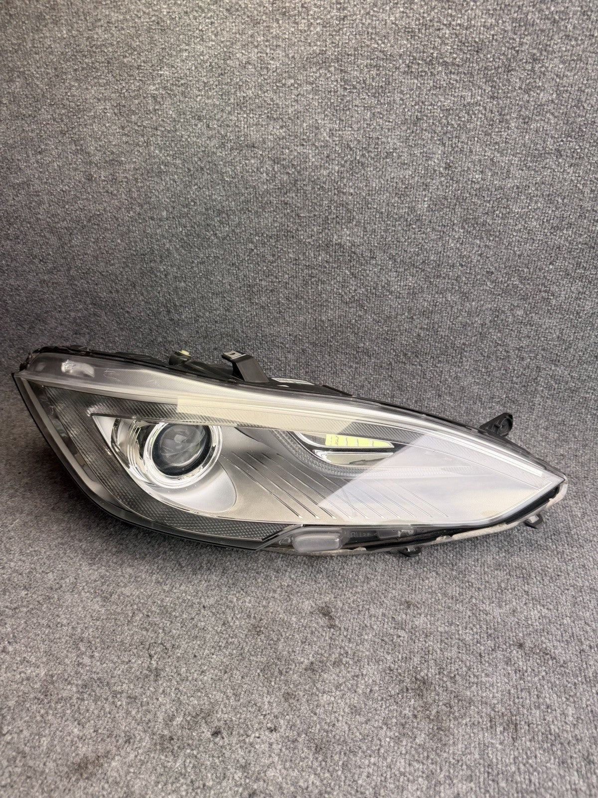 OEM 2012-2016 Tesla Model S HID Complete Right Passenger Headlight 6005907-00-D