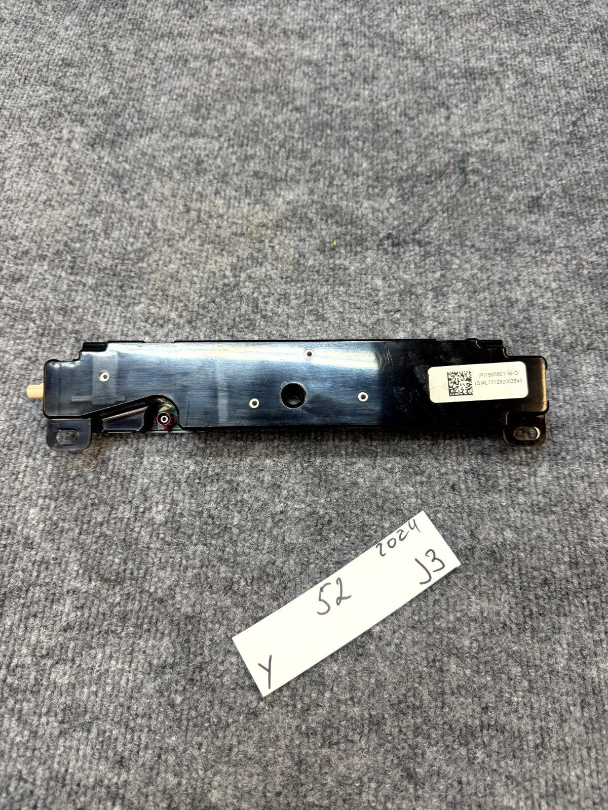 2020-2025 TESLA MODEL Y WIFI BLUETOOTH ANTENNA CONTROL MODULE OEM, 1585601-99-D
