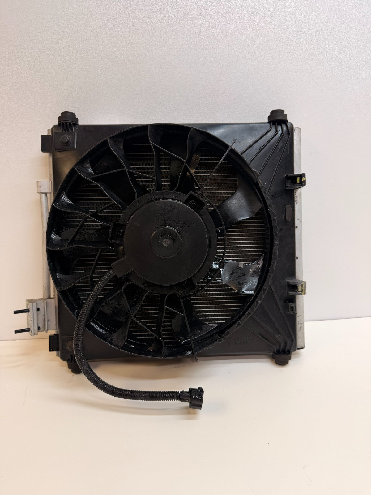 2016-2020 Tesla Model S Radiator Cooling Fan & Shroud Assembly 6008357-00-F OEM
