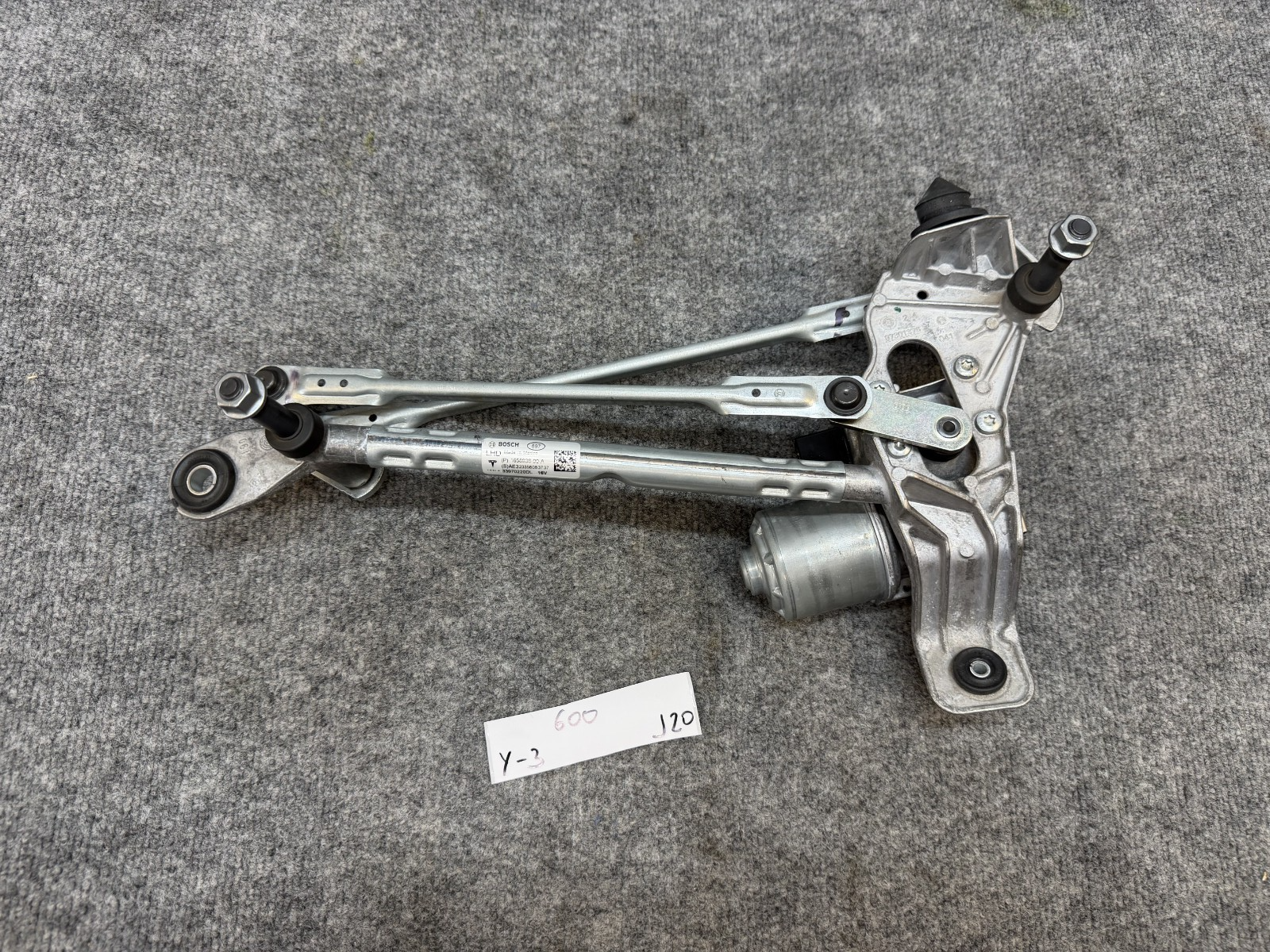 2017 - 2024 TESLA MODEL Y/3 WINDSHIELD WIPER LINKAGE W/ MOTOR OEM, 1658936-00-A