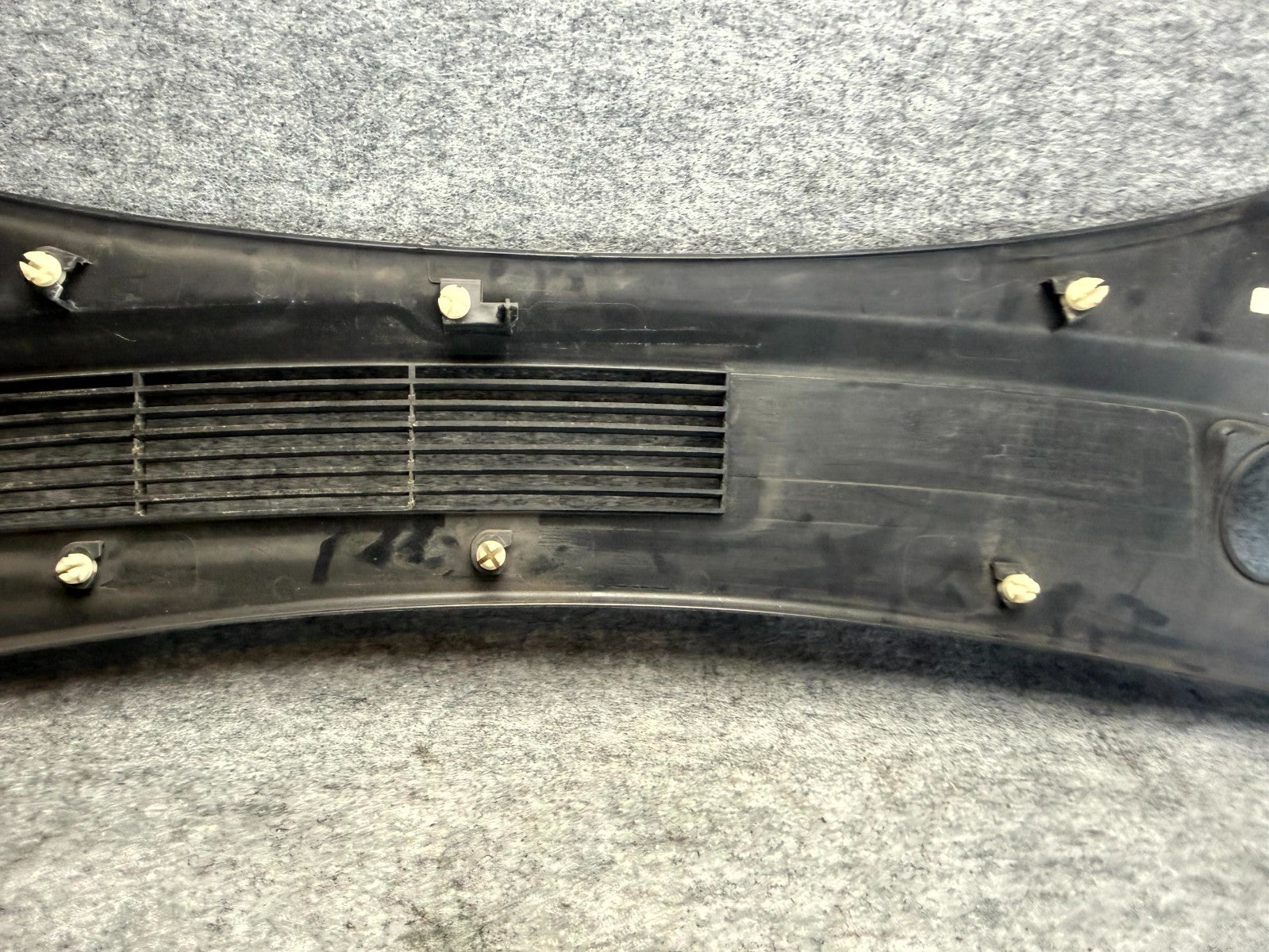 ♦️17-23 TESLA MODEL 3 FRONT WINDSHIELD COWL VENT COVER PANEL OEM, 1081675-00-E