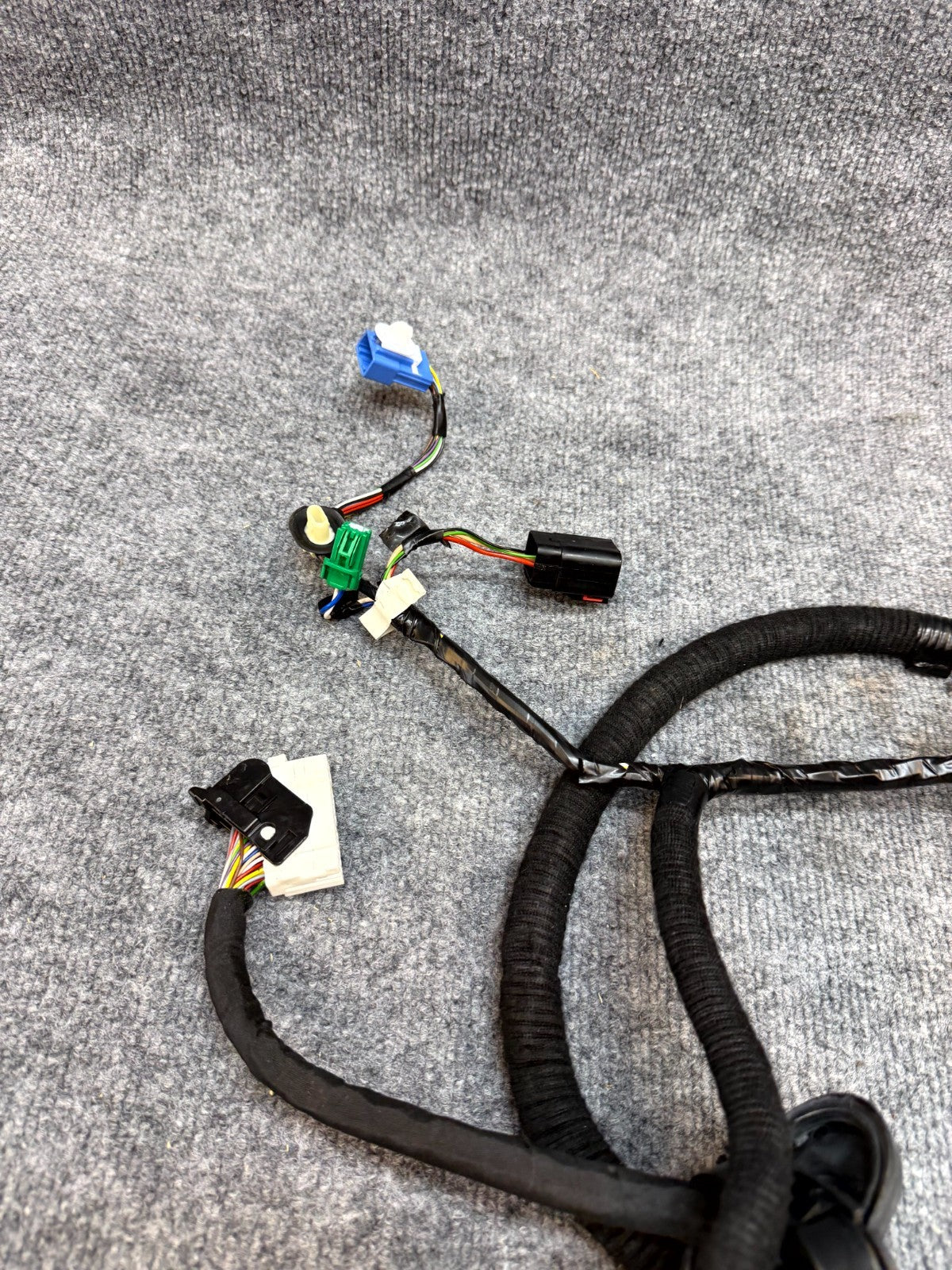 2020-2024 TESLA MODEL Y FRONT LEFT SIDE DOOR WIRING HARNESS OEM, 1489044-00-F