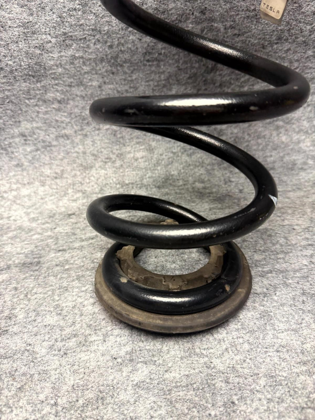 ♦️2017 - 2023 TESLA MODEL 3 REAR LEFT & RIGHT COIL SPRING OEM, 1044472-00-G