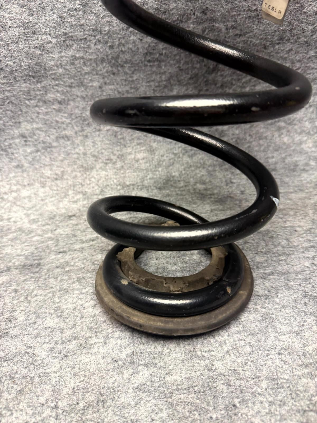 ♦️2017 - 2023 TESLA MODEL 3 REAR LEFT & RIGHT COIL SPRING OEM, 1044472-00-G