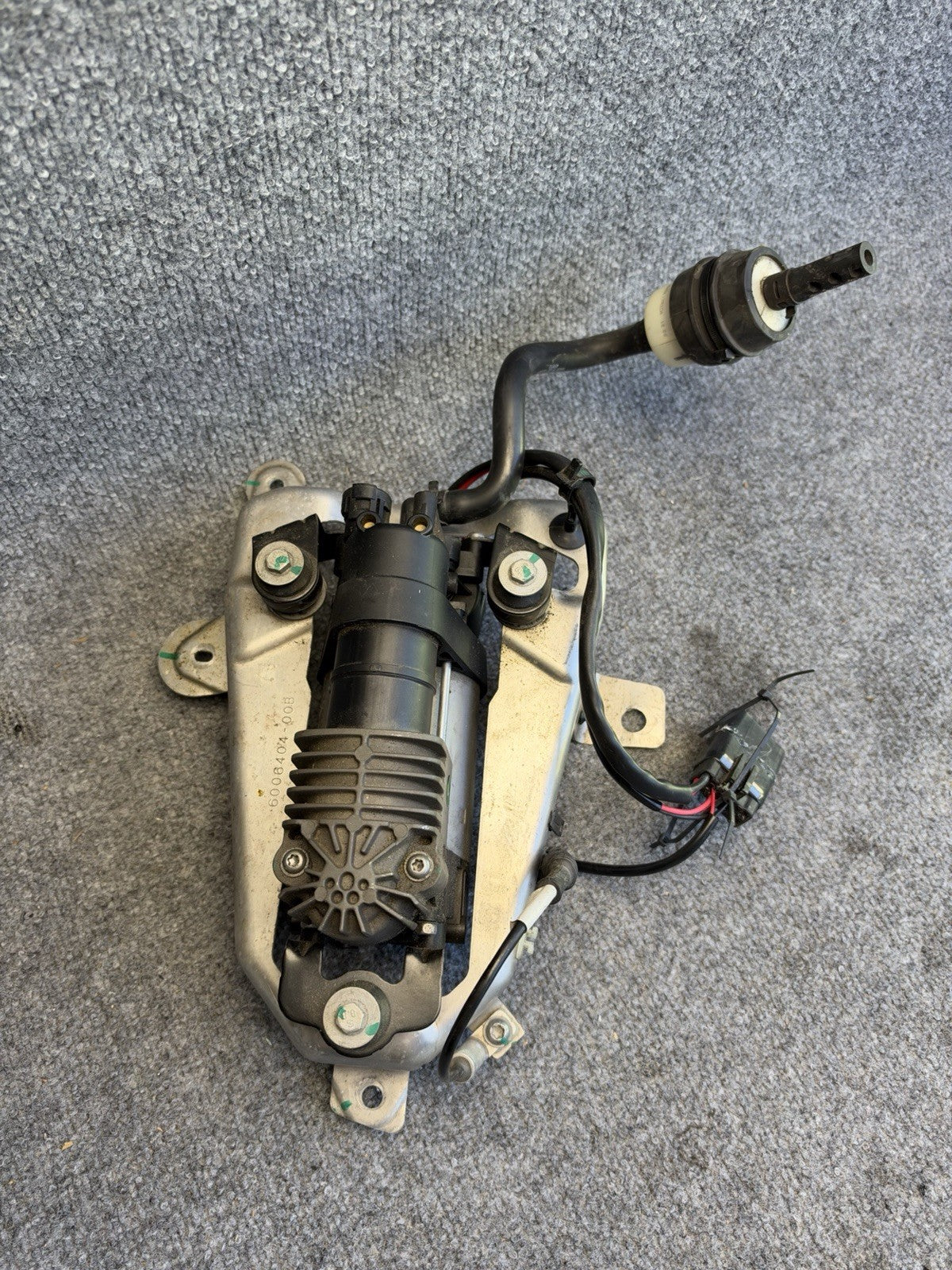 2012-2015 Tesla Model S Air Suspension Compressor Pump w/ Bracket 6006404-00-B