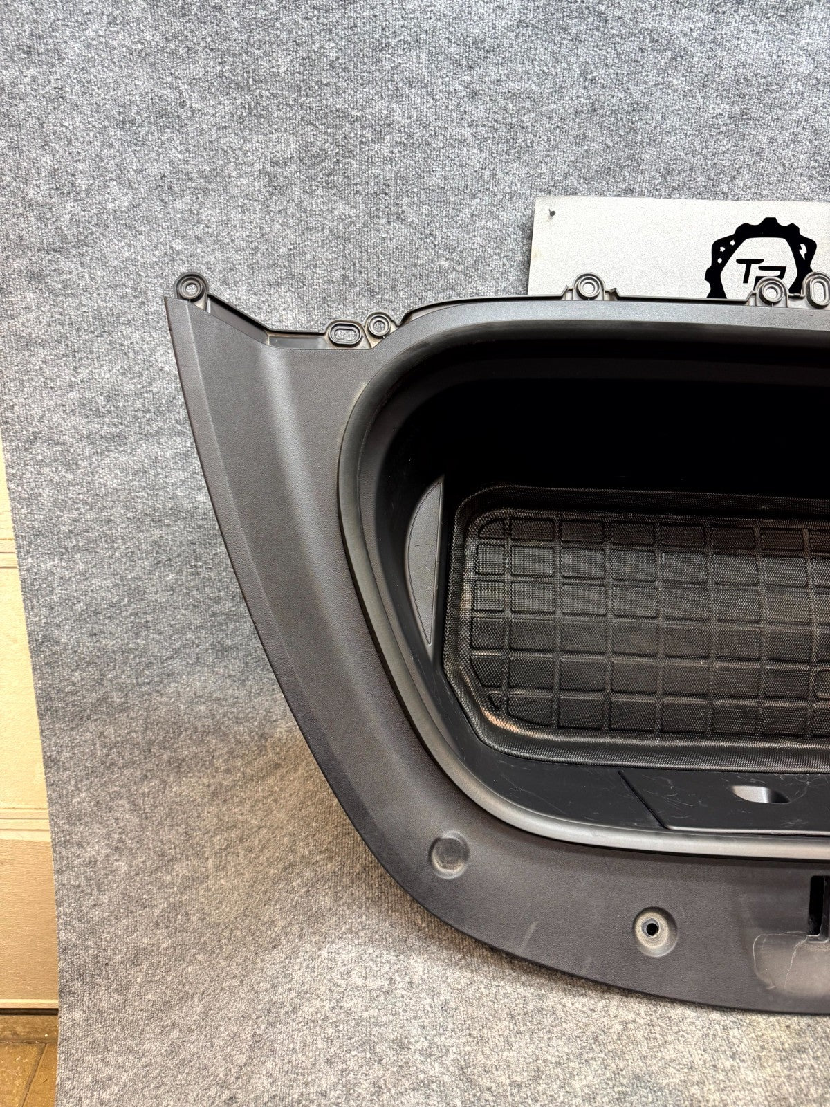 2020-2024 TESLA MODEL Y FRONT FRUNK TRUNK COMPARTMENT STORAGE BOX OEM 149260600C