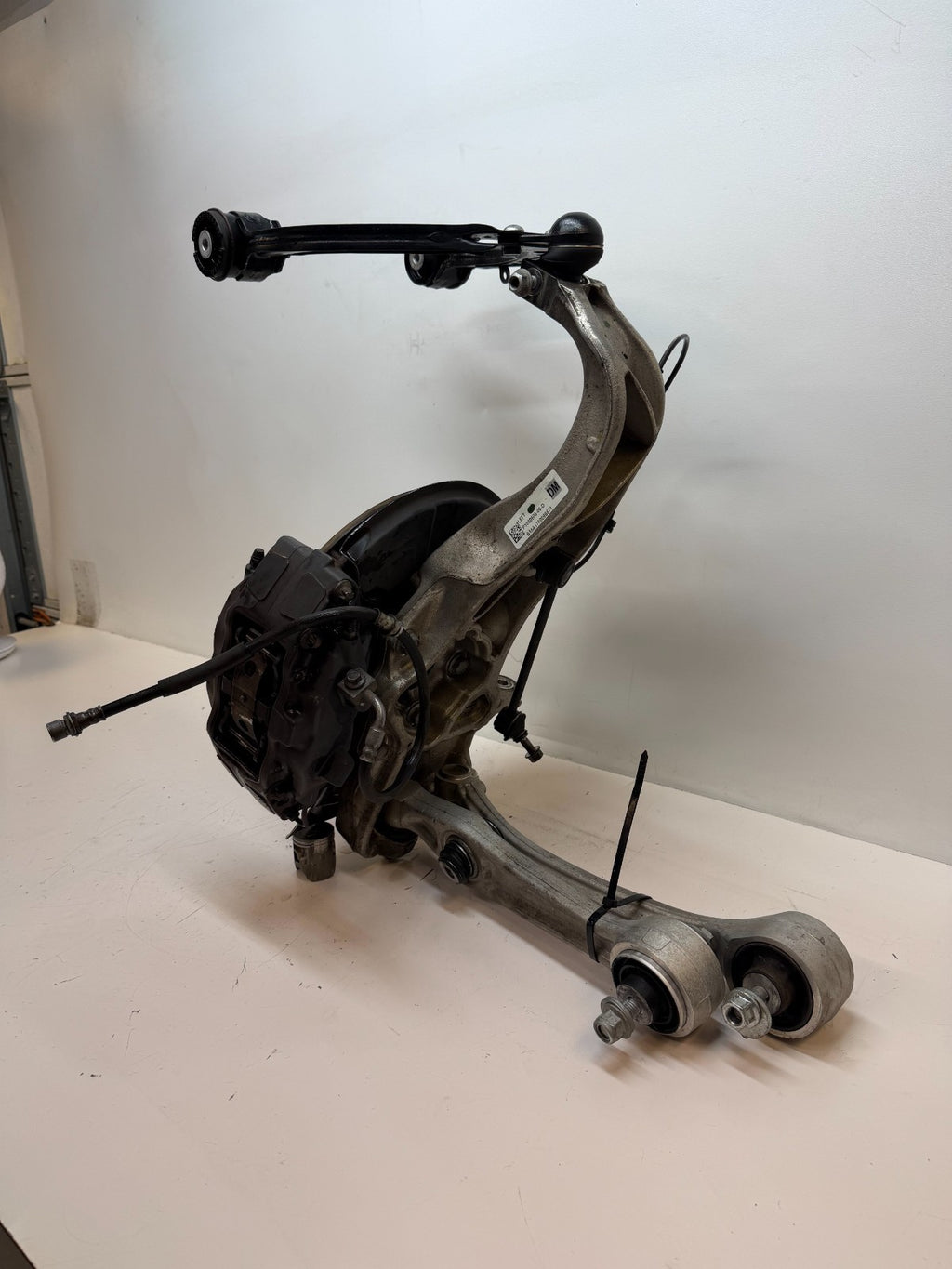 2016-2020 Tesla Model S Front Left Knee Suspension Assembly OEM 1030605-00-D