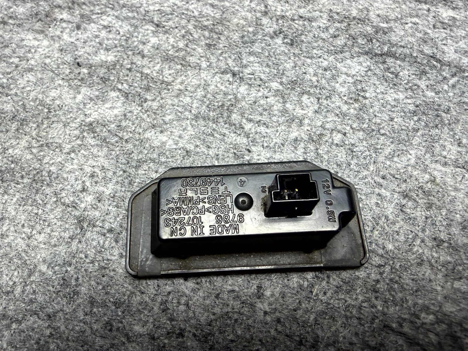 ♦️2017–2023 TESLA MODEL 3 REAR LICENSE PLATE LIGHT ASSEMBLY OEM, 9786 107243