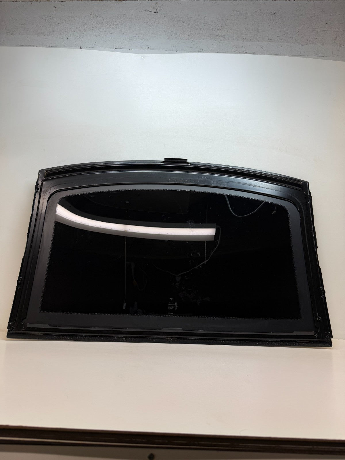 2015-17 Model S Panoramic Roof Moving Sunroof Glass (Front Section) 1077866-00-A