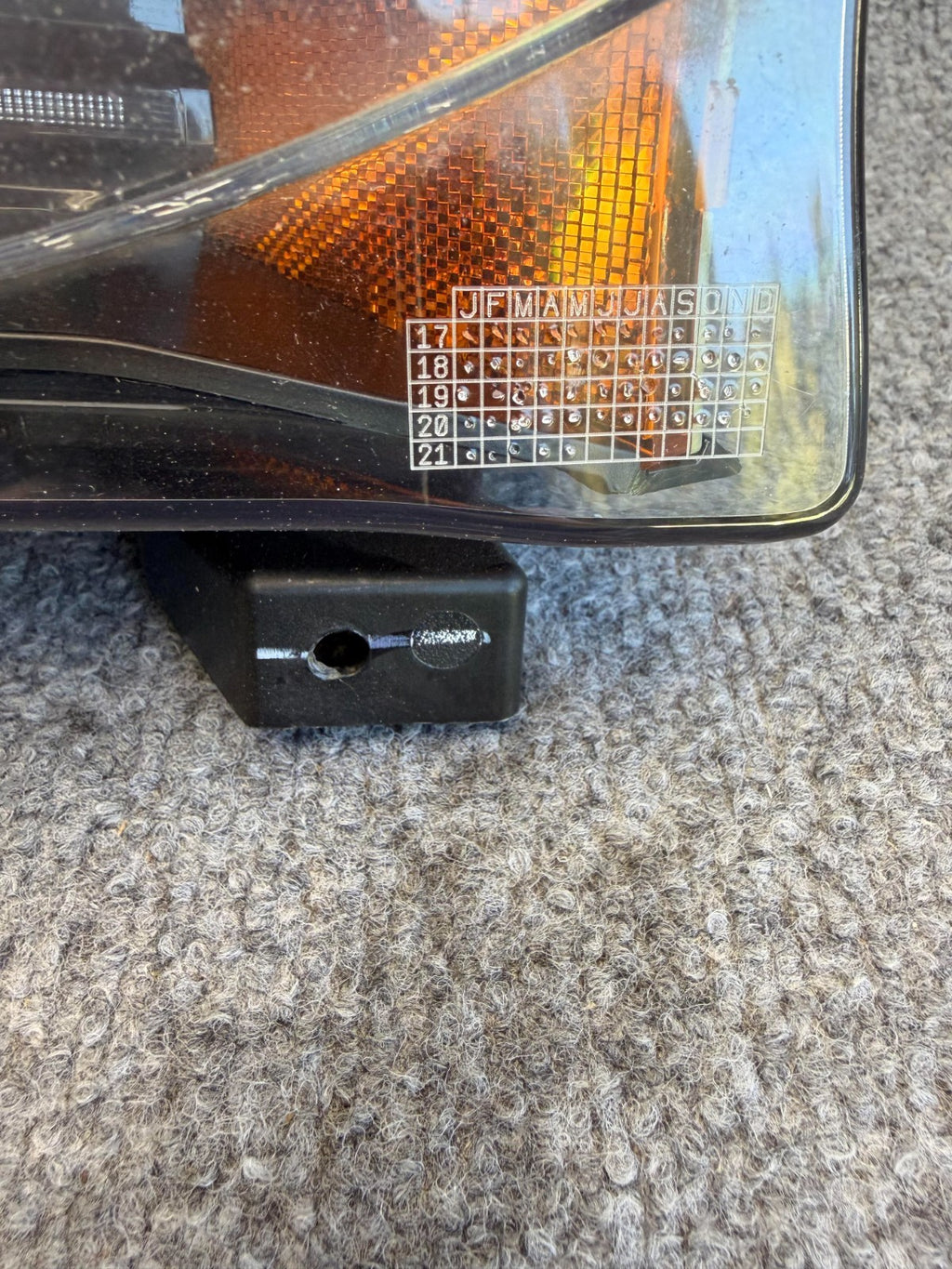 2017- 2023 Tesla Model 3 Right Passenger 3 Pin Fog Light Lamp 1077392-00-F