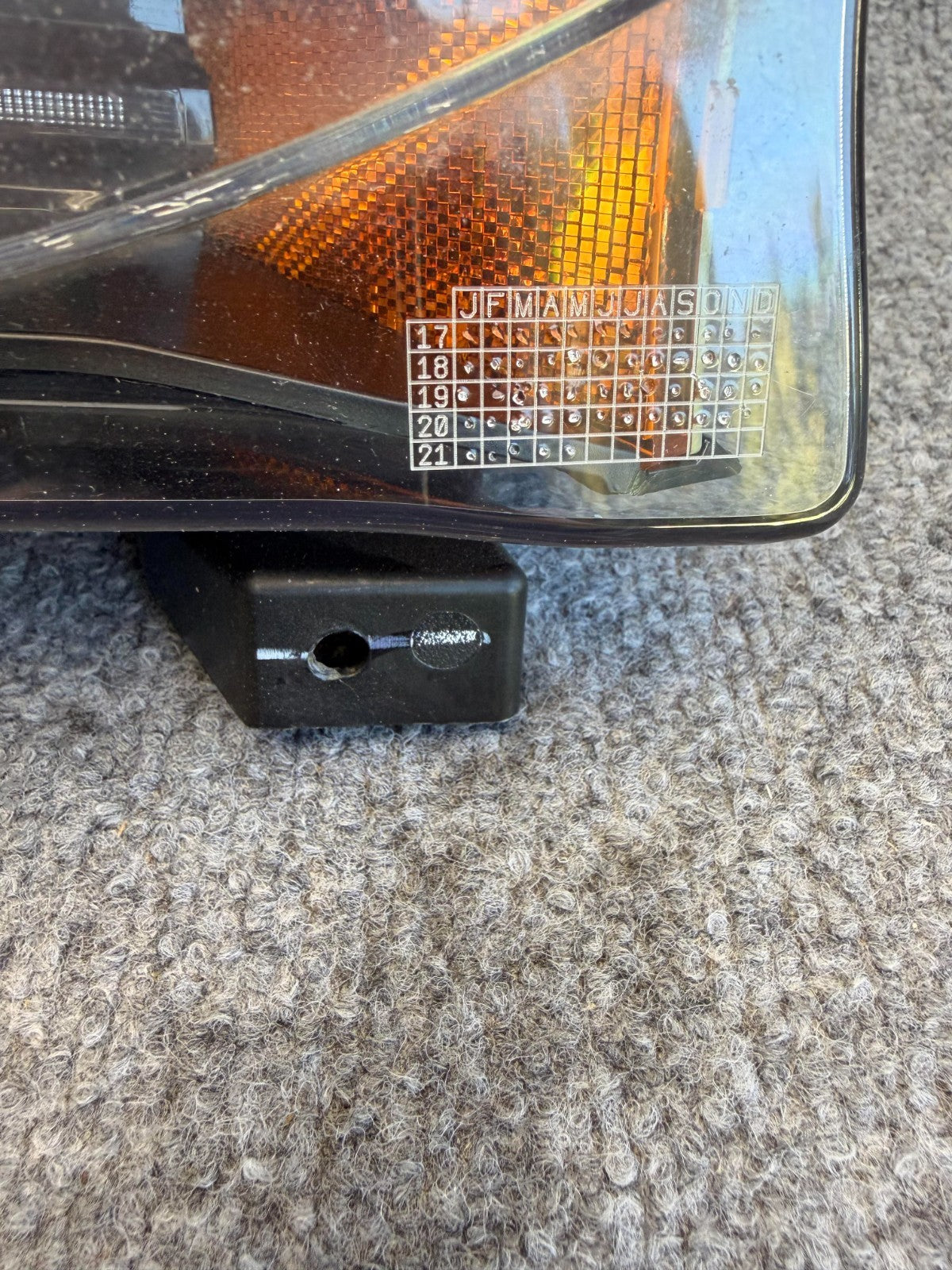 2017- 2023 Tesla Model 3 Right Passenger 3 Pin Fog Light Lamp 1077392-00-F