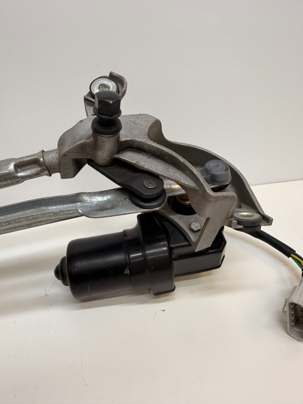 2012-20 TESLA MODEL S WINDSHIELD WIPER TRANSMISSION LINKAGE & MOTOR 6005946-99-F