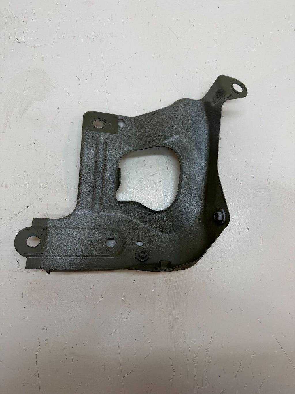 2020-2024 Tesla Model Y Front Right Fender Mount Support Bracket 1487492-00-A