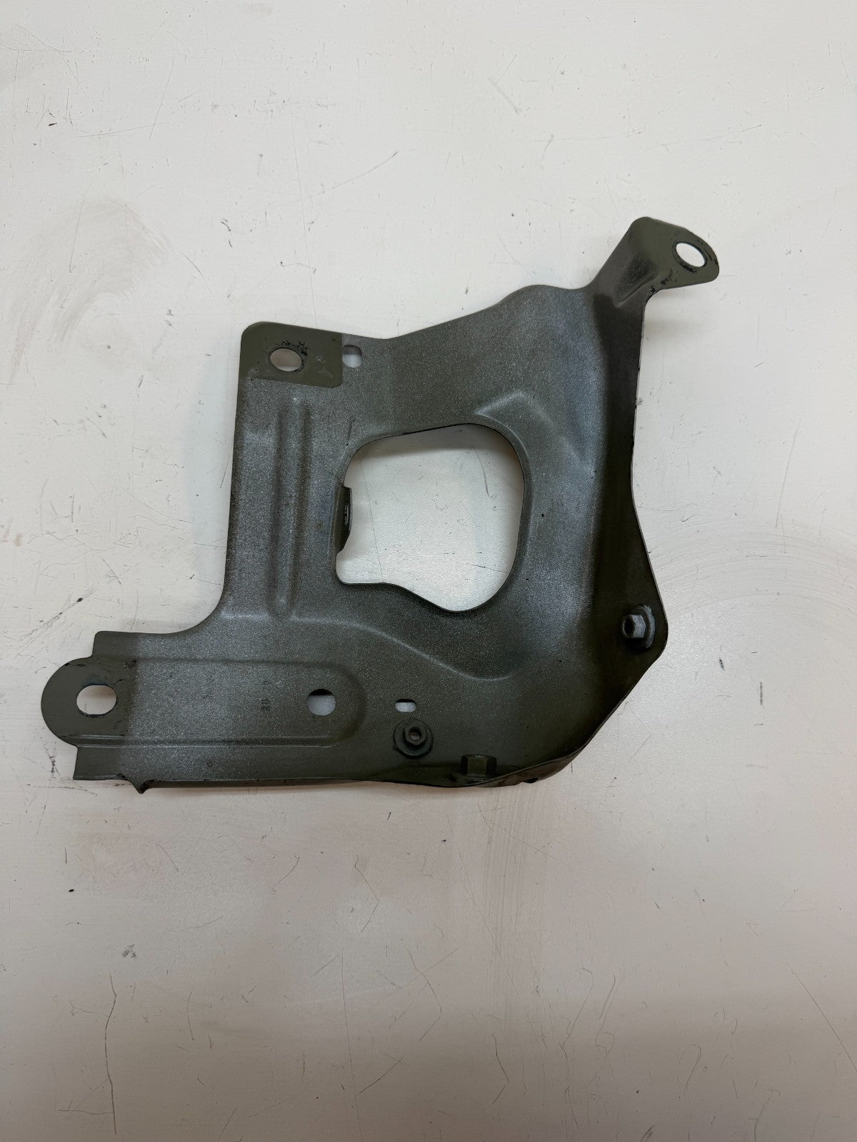 2020-2024 Tesla Model Y Front Right Fender Mount Support Bracket 1487492-00-A