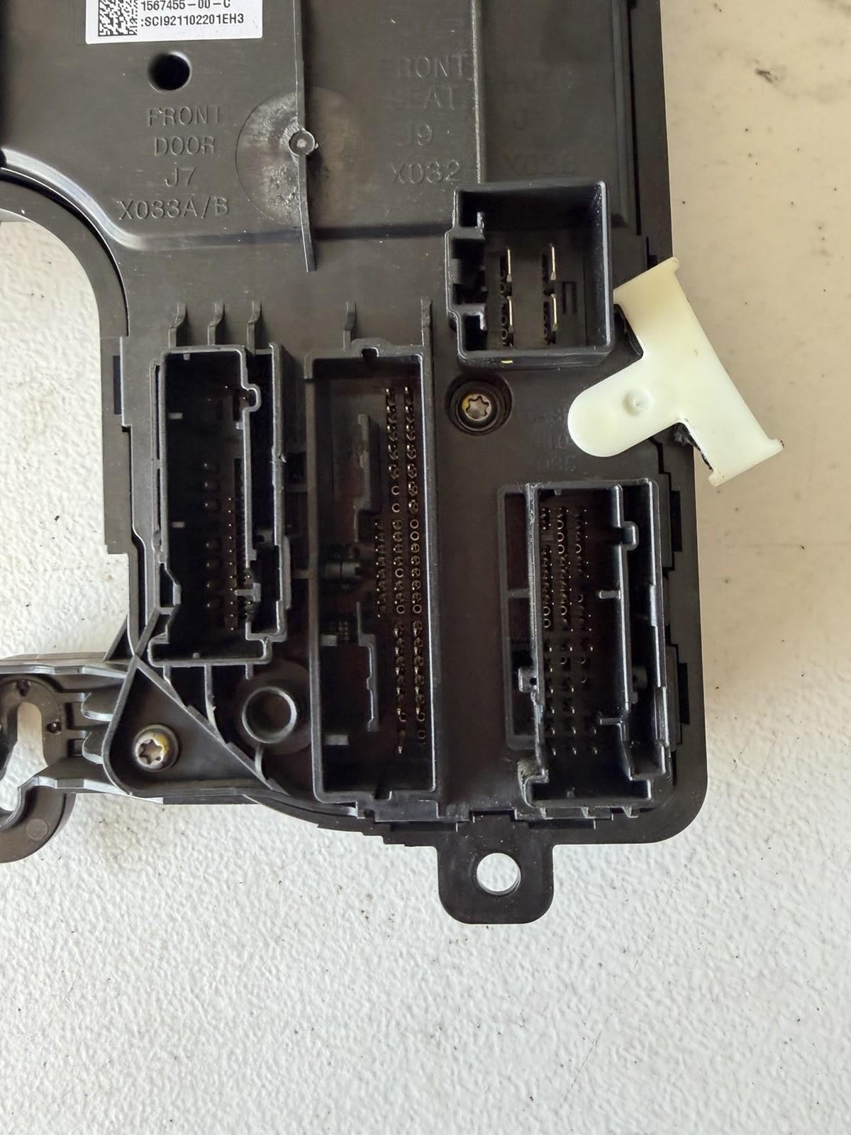 ♦️17 - 23 TESLA MODEL 3 FRONT LEFT VOLTAGE BODY CONTROL MODULE OEM, 1567455-00-C