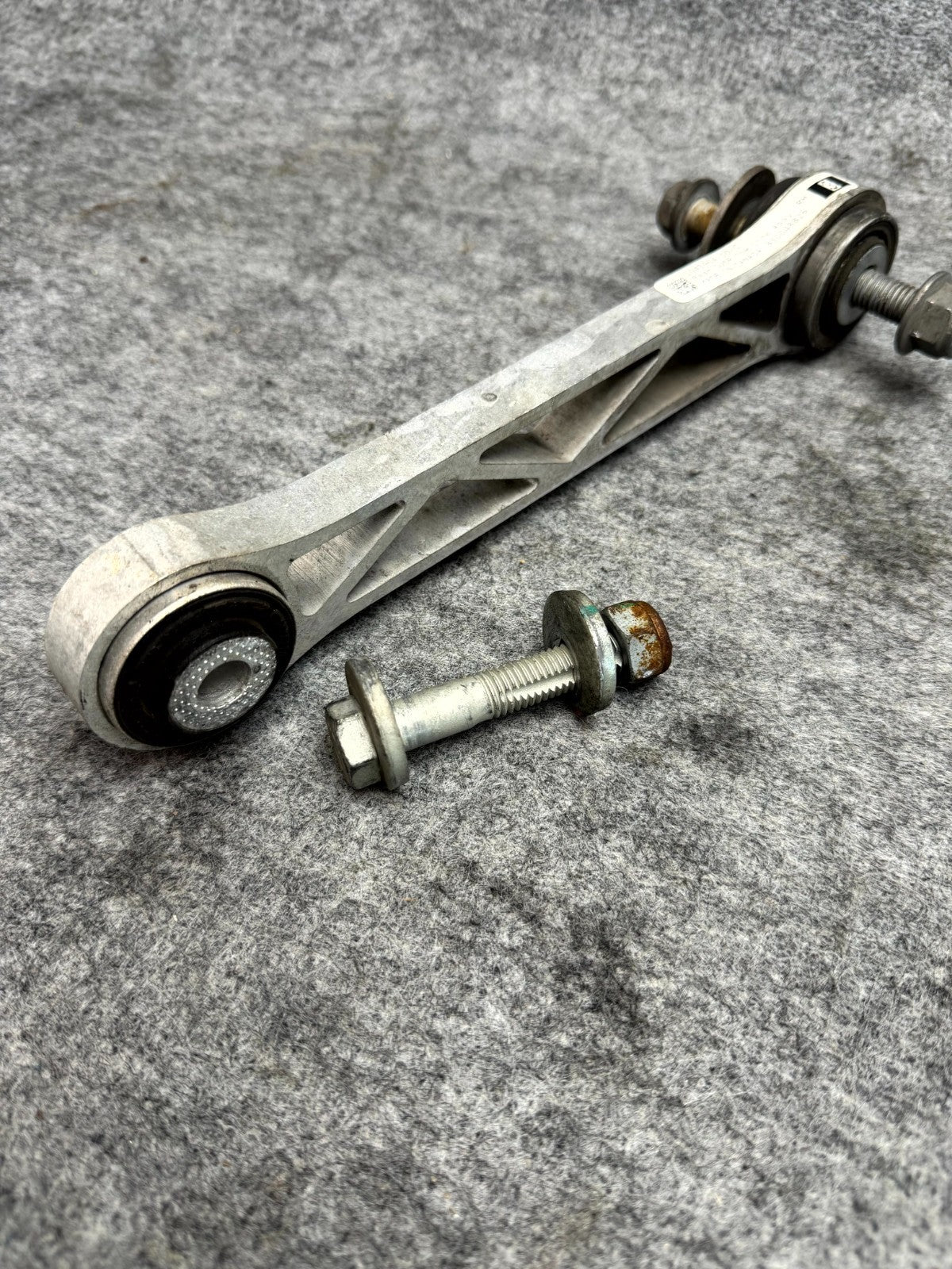 ♦️12-20 TESLA MODEL S REAR RIGHT SUSPENSION LINK CONTROL ARM OEM, 1043964-00-C