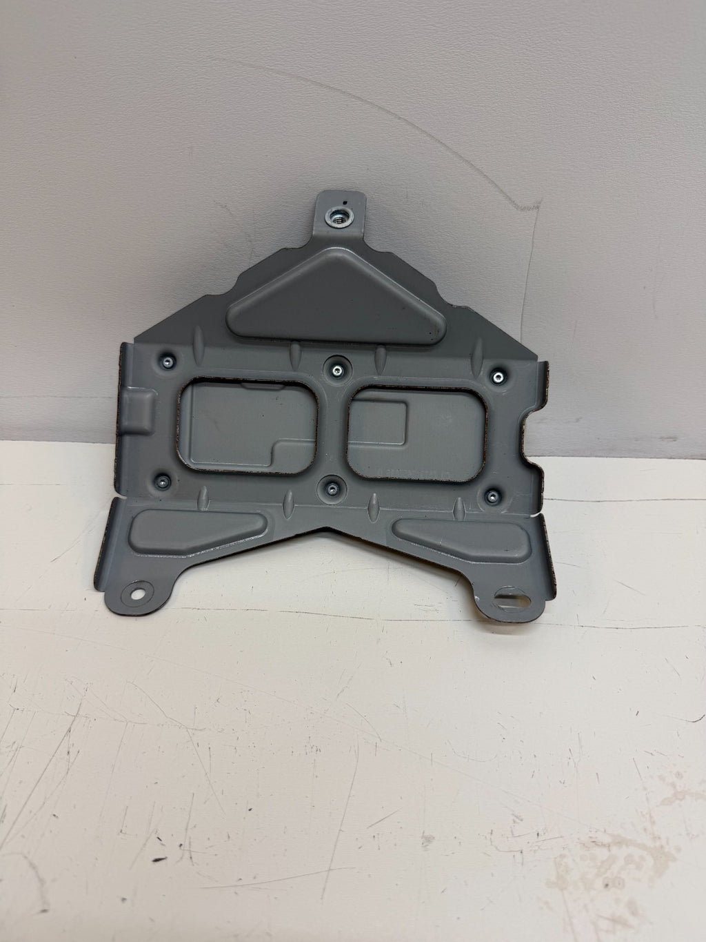 2020-2023 TESLA MODEL Y RADIO RECEIVER MODULE 1527974-00-D