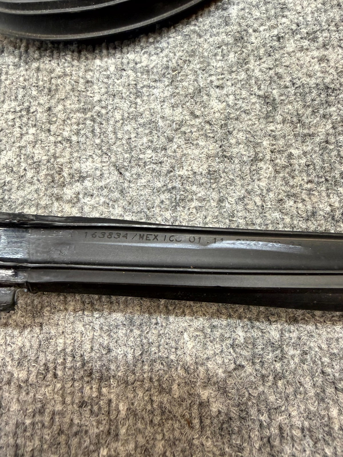 2020-2024 TESLA MODEL Y FRONT LEFT DOOR SEAL RUBBER WEATHERSTRIP OEM, 149767398C