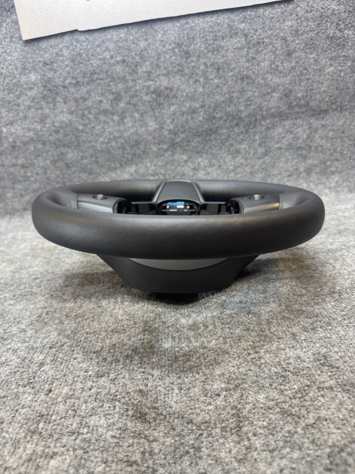 20-24 TESLA MODEL Y LEATHER STEERING WHEEL W/ CONTROL SWITCHES OEM, 1095222-00-N