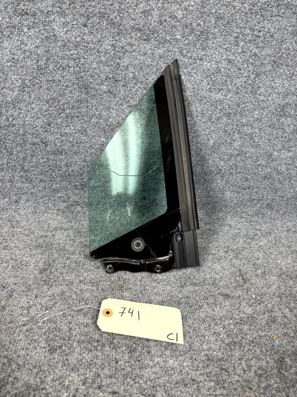 ♦️17-23 Tesla Model 3 Left Side Quarter Corner Glass Vent Window OEM, 43R-004530