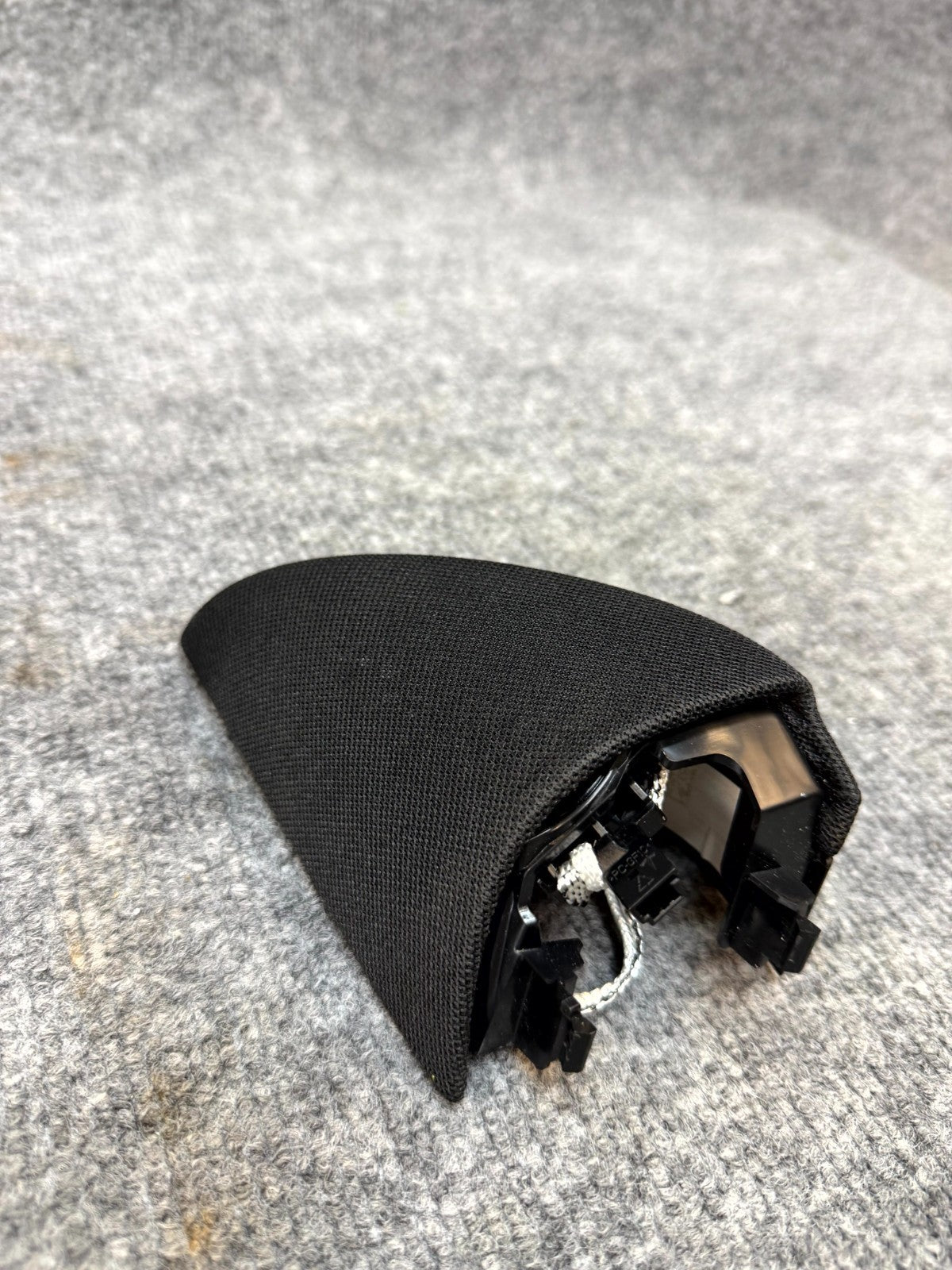 2020 - 2024 TESLA MODEL Y FRONT LEFT DOOR CORNER TWEETER SPEAKER OEM, 1079741-00