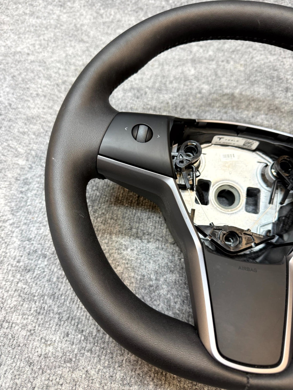 2020 - 2024 TESLA MODEL Y HEATED LEATHER STEERING WHEEL BLACK OEM, 1490214-00-B