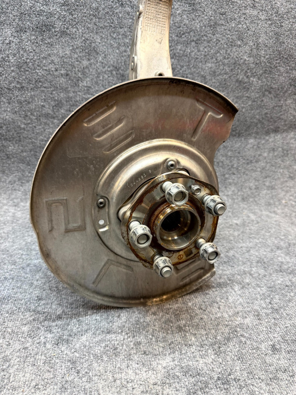 2020-2024 TESLA MODEL Y FRONT LEFT SPINDLE KNUCKLE HUB & SHIELD OEM,1188311-00-E