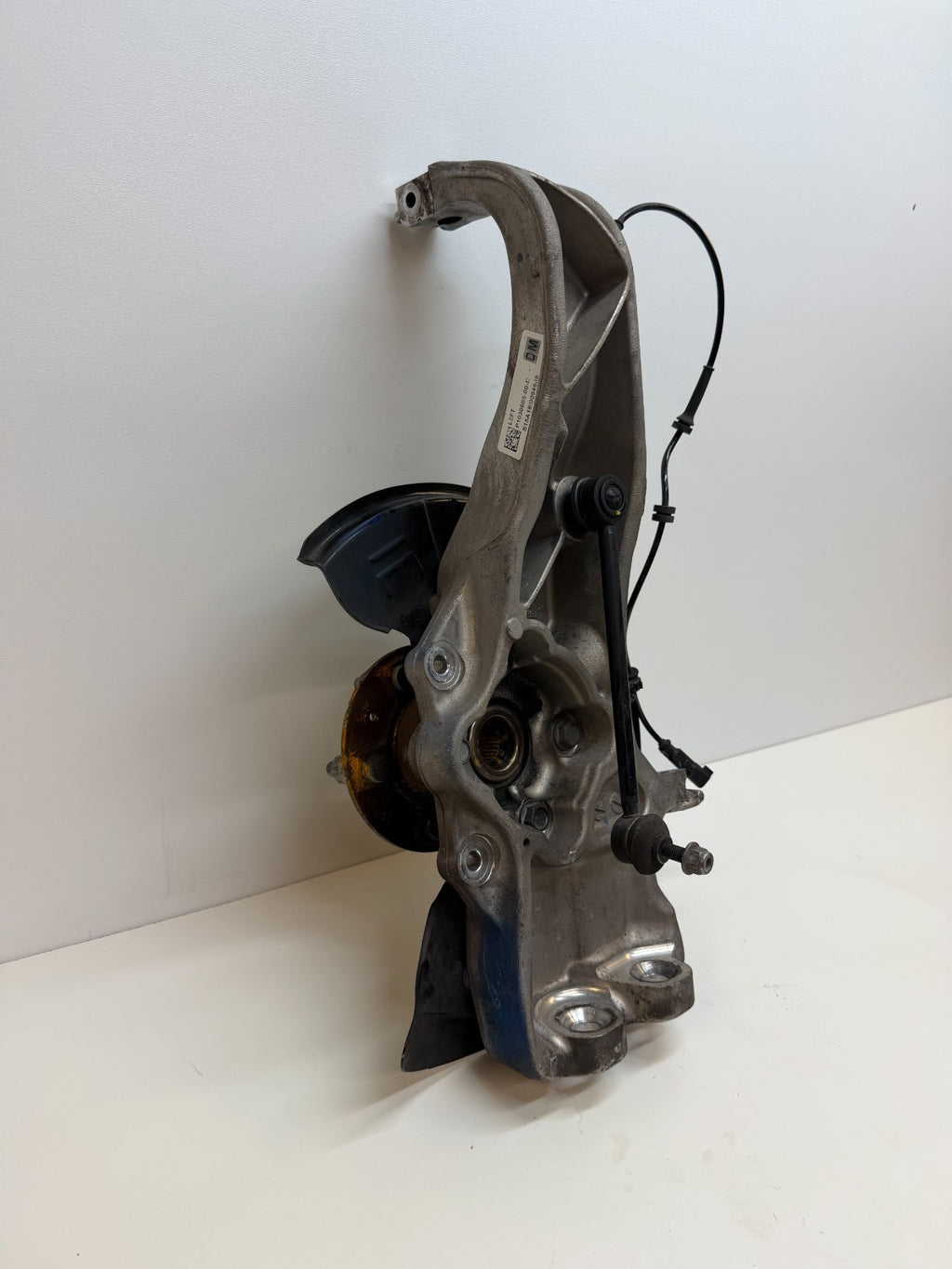 2012-21 TESLA MODEL S FRONT LEFT DRIVER SIDE SPINDLE KNUCKLE HUB 1030605-00-D