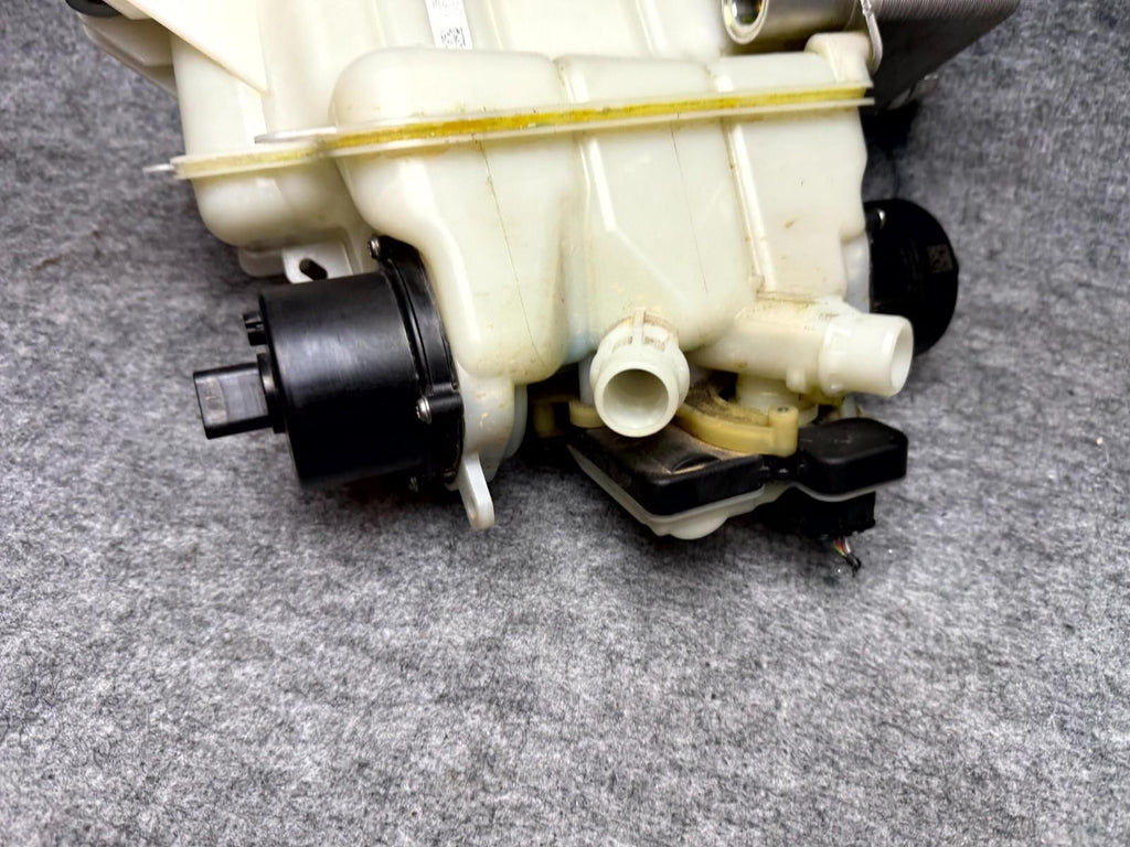 ♦️2017-2023 TESLA MODEL 3 COOLANT EXPANSION TANK WITH PUMP OEM 1097016-00-D