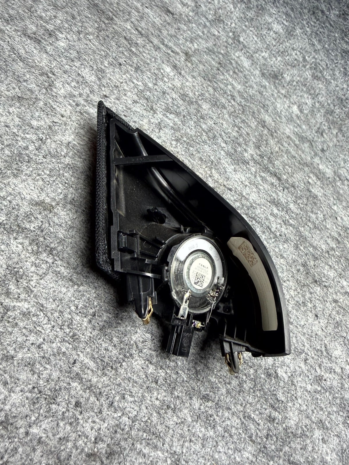 ♦️2017–2023 TESLA MODEL 3 FRONT RIGHT SIDE DOOR TWEETER COVER OEM, 1095686-00-F