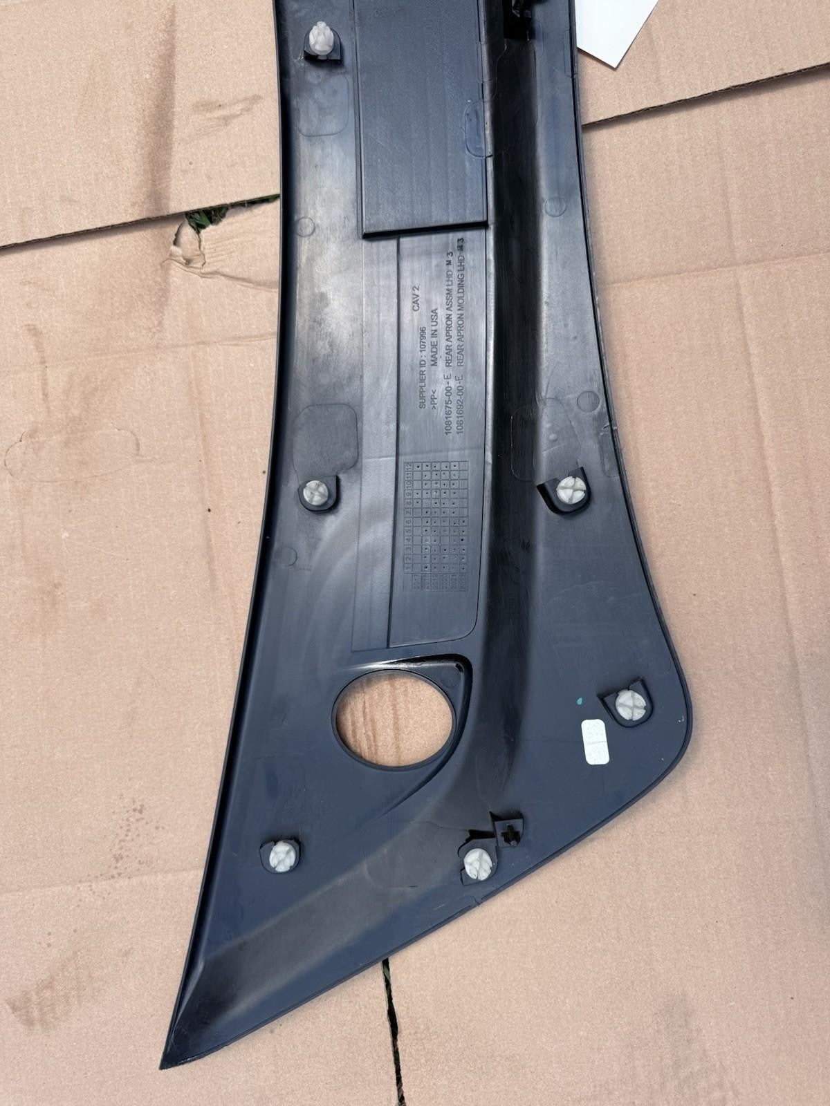 ♦️17-23 TESLA MODEL 3 FRONT WINDSHIELD COWL VENT COVER PANEL OEM, 1081675-00-E