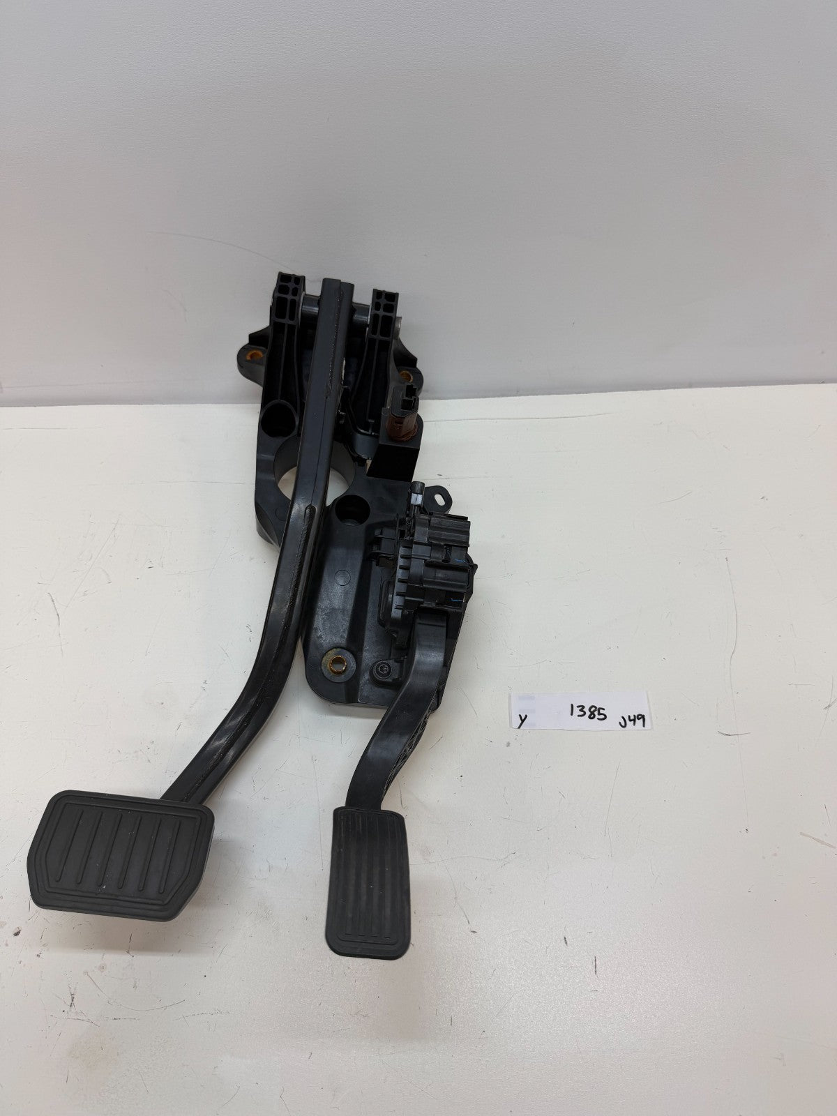 2017-2023 Tesla Model Y Accelerator Brake & Gas Pedal Set 1188691-00-B