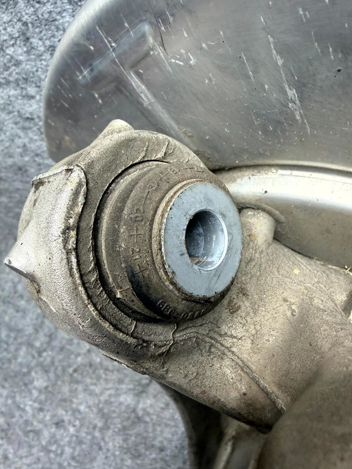 ♦️17–23 TESLA MODEL 3 REAR LEFT OR RIGHT WHEEL BEARING AND HUB OEM, 1044123-00-A