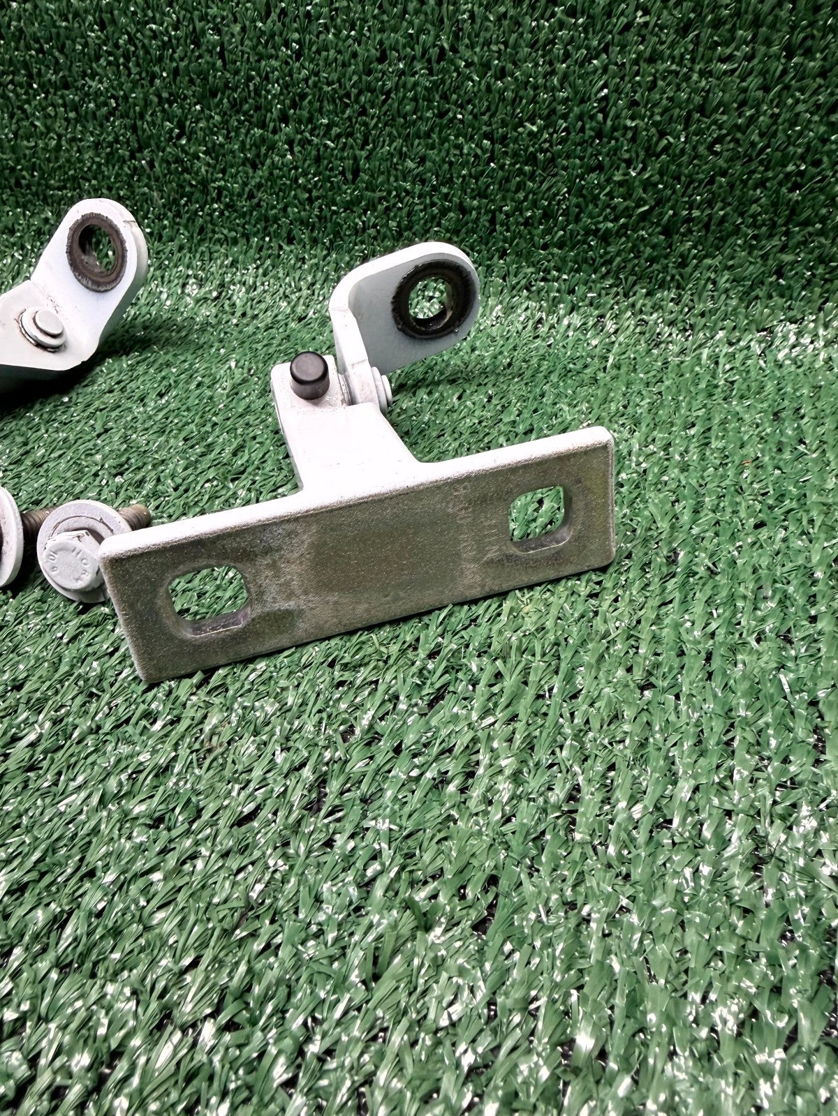 ♦️2020-2024 TESLA MODEL Y REAR LEFT UPPER & LOWER DOOR HINGE OEM, 1497494 00 B