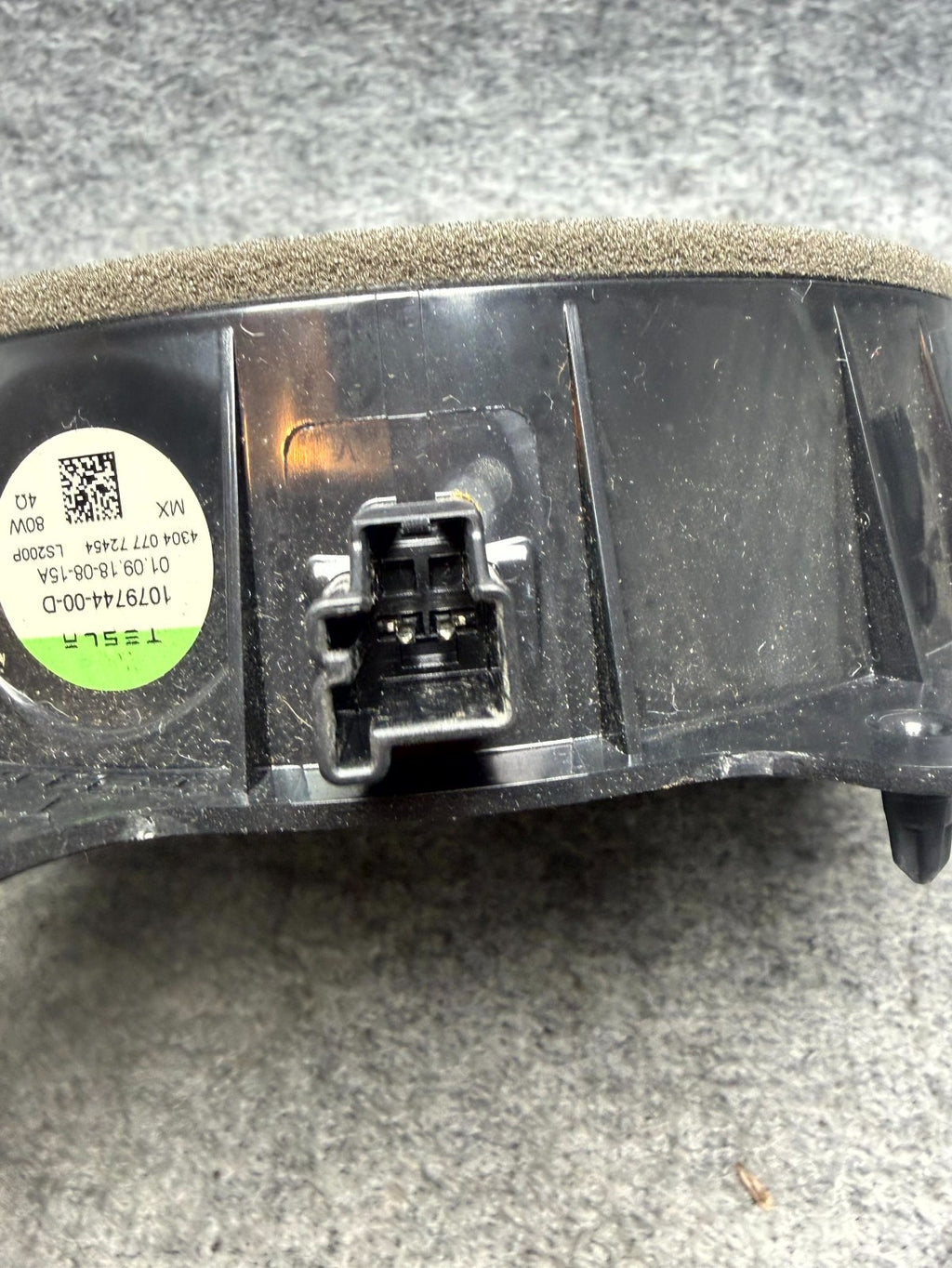 ♦️2017 - 2023 TESLA MODEL 3 Y FRONT LEFT DOOR SPEAKER OEM, 1079744-00-D