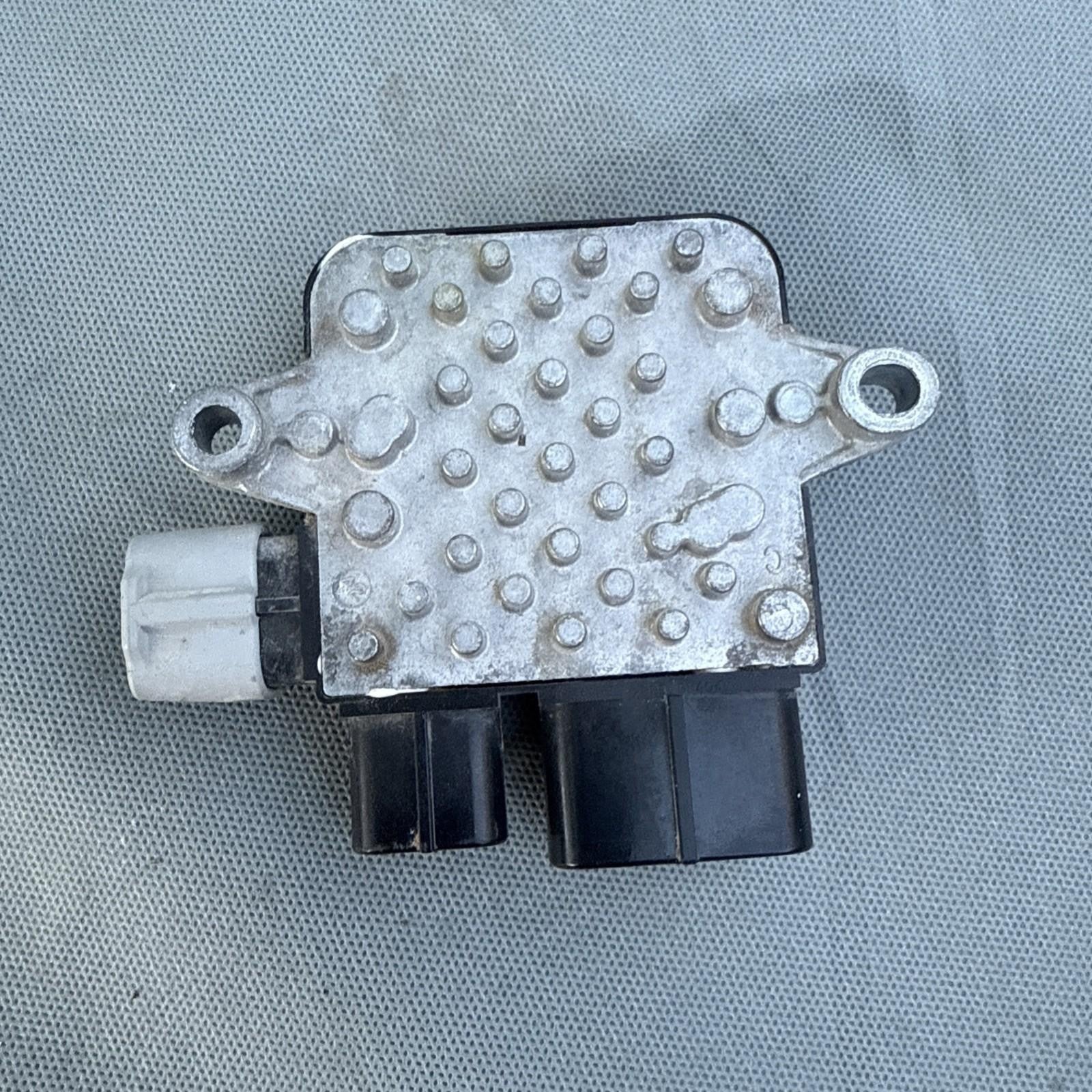 12-20 Tesla Model S Front Left OR Right Cooling Fan Relay Module OEM, 1G04119700