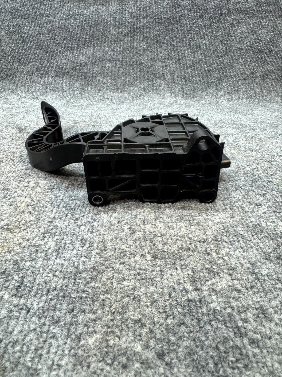 2017 - 2023 TESLA MODEL 3 GAS PEDAL ACCELERATOR THROTTLE SENSOR OEM