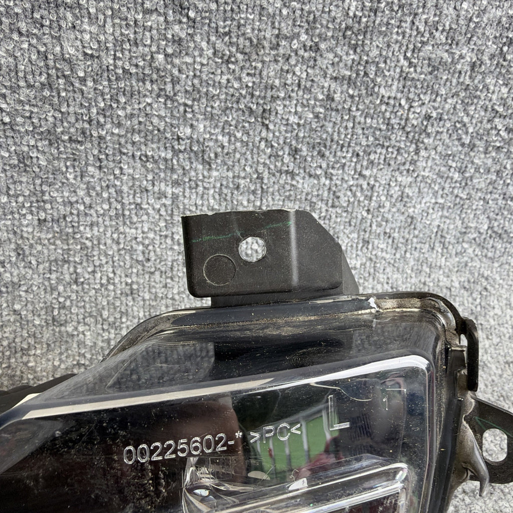 2017-2023 TESLA MODEL 3-Y Front Left Side Hand Fog Light OEM 1507930-00-c
