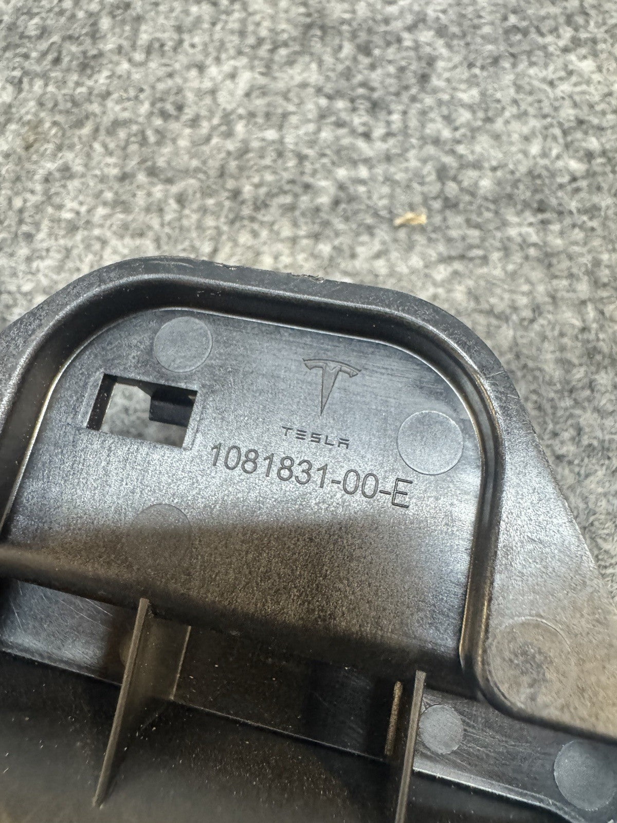 17-20 Tesla Model 3 Front = Rear Left Exterior Door Handle Outer 1081831-99-F