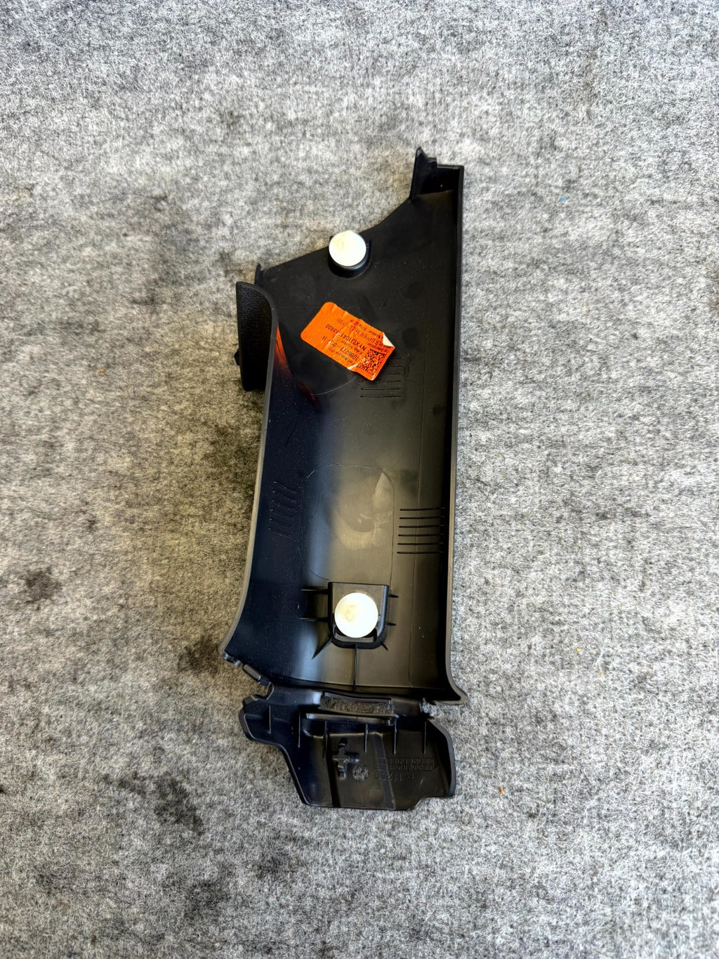 ♦️17–23 TESLA MODEL 3 REAR LEFT SIDE UPPER C PILLAR COVER TRIM OEM, 1086273-00-H