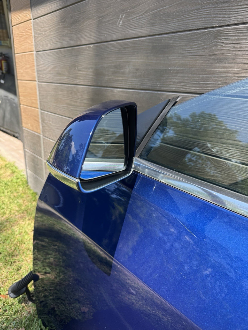 2018-2023 TESLA MODEL 3 FRONT LEFT DRIVER SIDE DOOR SHELL BLUE MIRROR INCUDED