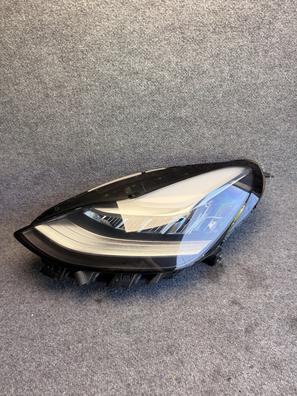 OEM 17-22 Tesla Model Y-3 Reflector LED Headlight LH Front Left 1077371-00-L