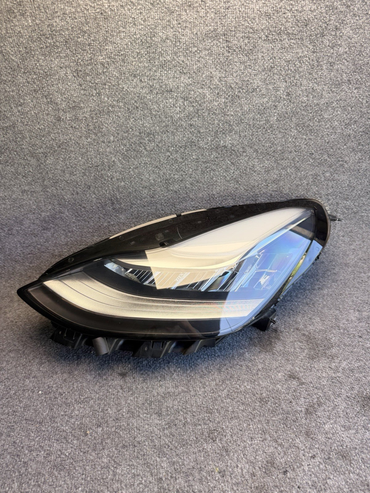 OEM 17-22 Tesla Model Y-3 Reflector LED Headlight LH Front Left 1077371-00-L