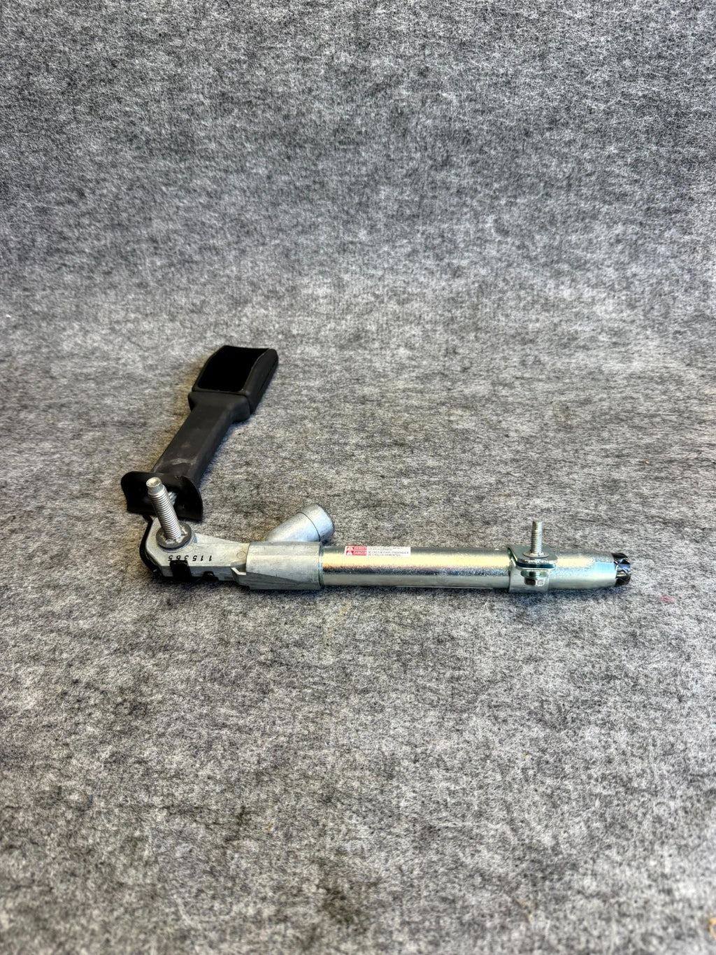 ♦️2016 - 2020 TESLA MODEL S FRONT LEFT SIDE SEAT BELT BUCKLE OEM, P1004532-05-F