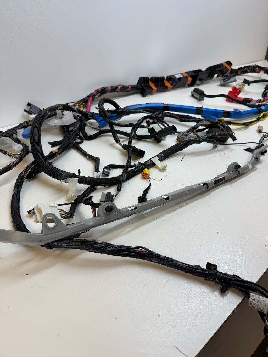 2020-2024 TESLA MODEL Y RIGHT SIDE MAIN BODY WIRE WIRING HARNESS 1489042-00-F